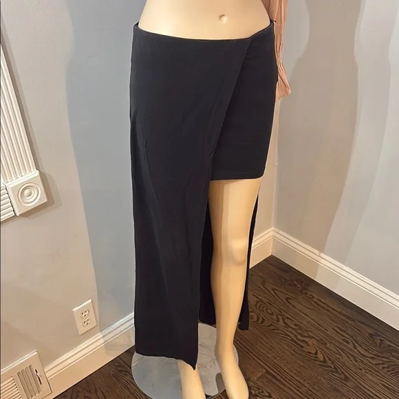Elegant Black Wrap Skirt - Picture 2 of 5